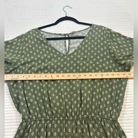 Old Navy Green Print Shorts Romper. Size XL. - Picture 5 of 11